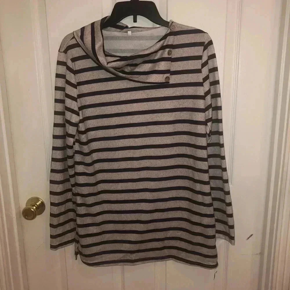 Pull over / black & beige stripe -size large